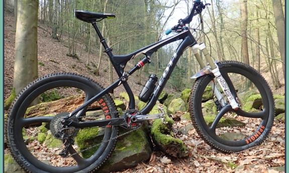 schandaal toon Maken Trails rijden met Spengle Carbon Monocoque Wheels | Mountainbike.nl