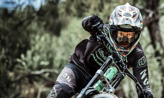 Troy Lee Designs D4
